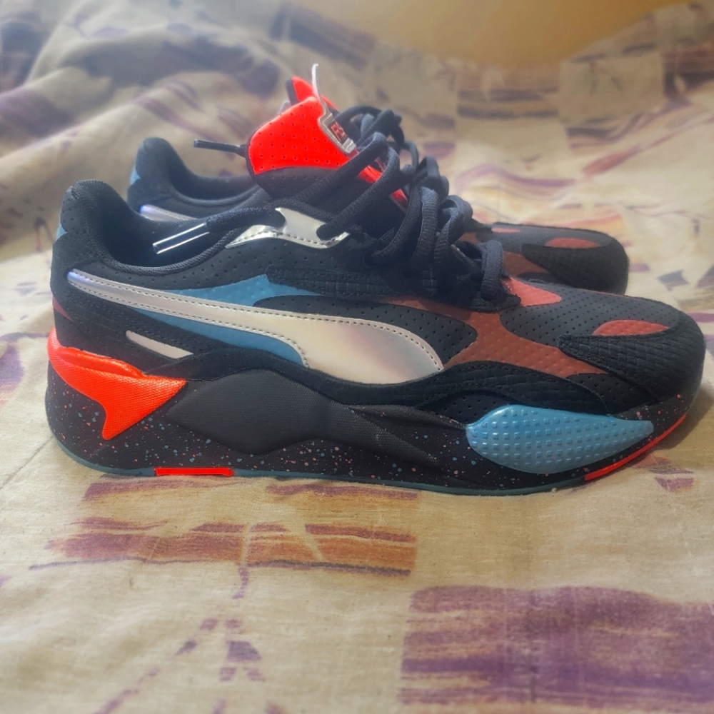 Sneakers